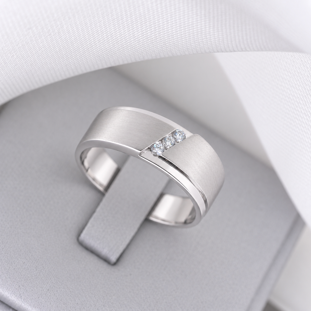 M116 - 7 mm. Natural Diamond Ring
