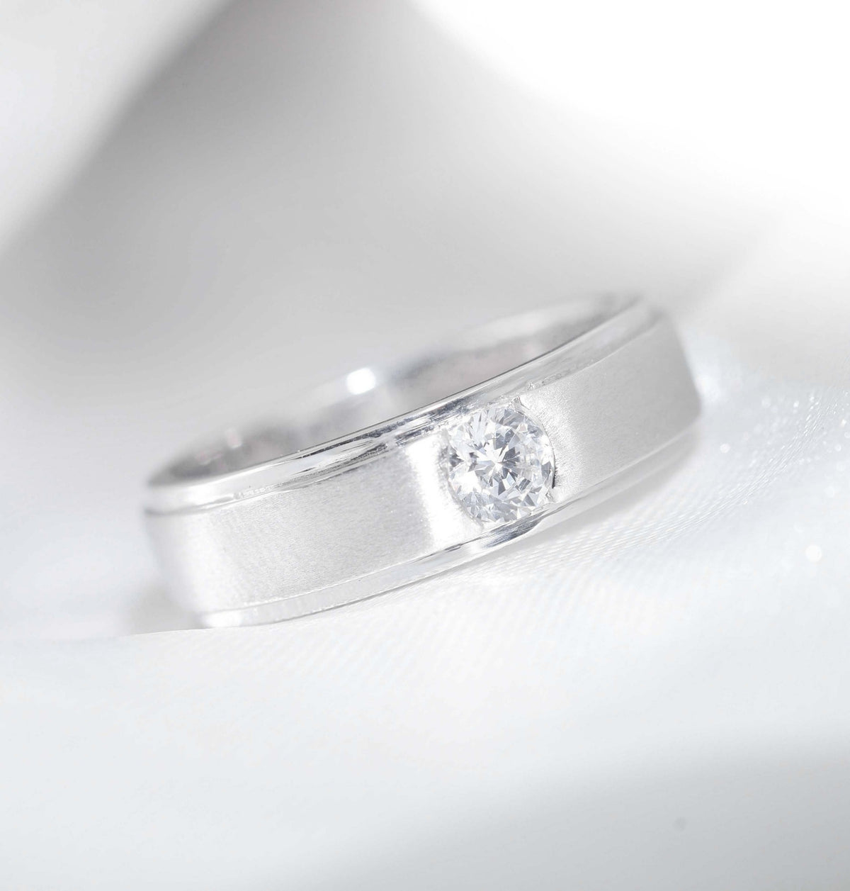 M68 - Natural Diamond 0.30 CT GIA - หน้ากว้าง 6 mm.- ตันทั้งวง