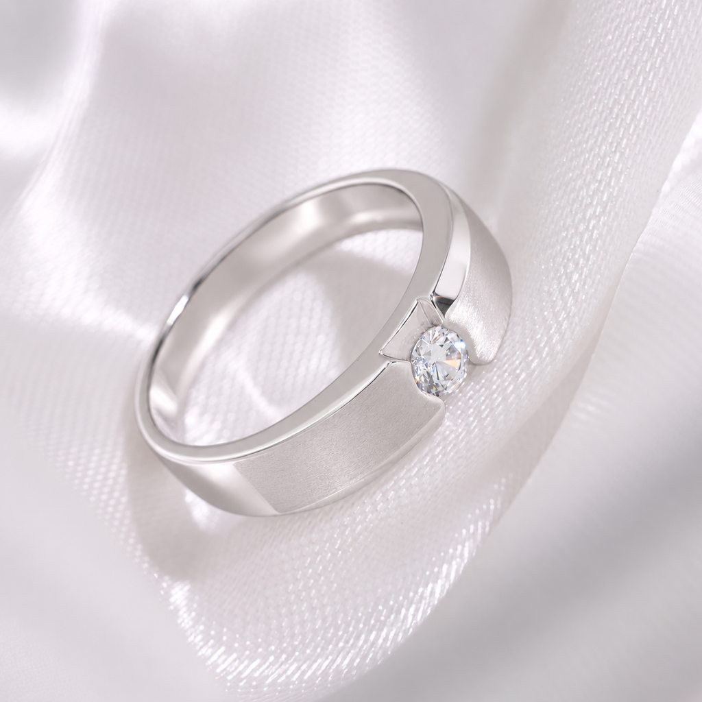 M132 - 0.20 CT GIA Natural Diamond - หน้ากว้าง 6 mm.