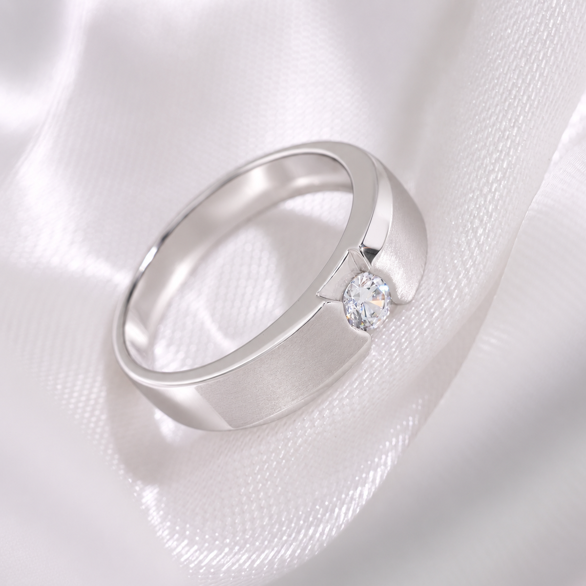 M132 - 0.20 CT GIA Natural Diamond - หน้ากว้าง 6 mm.