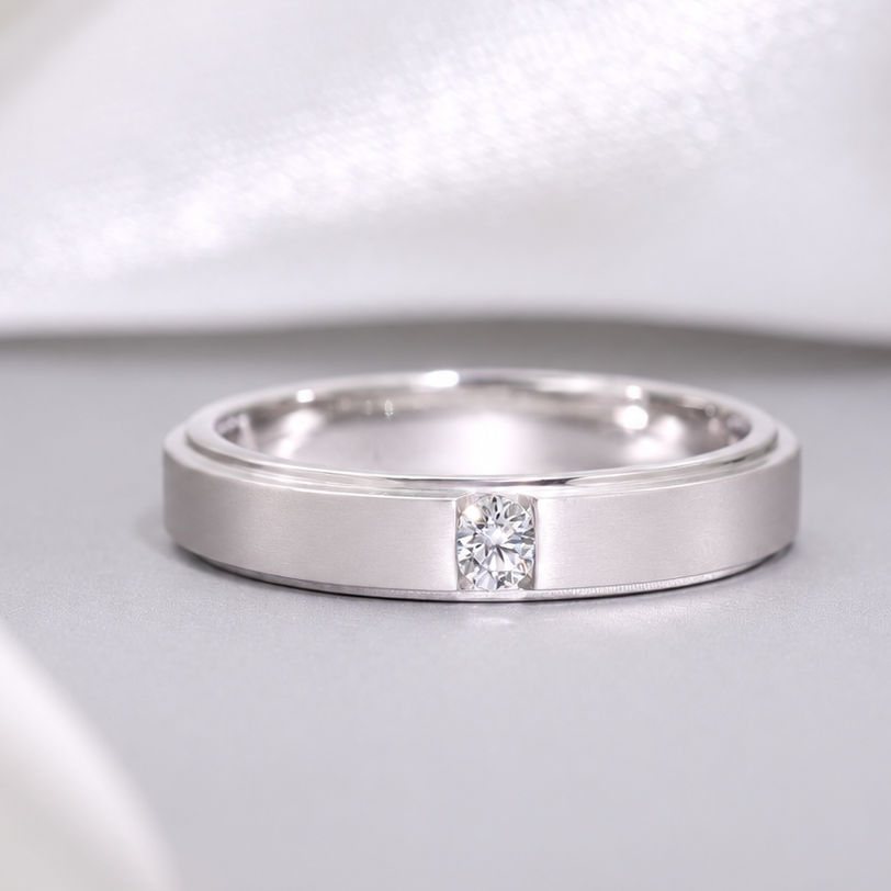 M105 - 4 mm. Natural Diamond