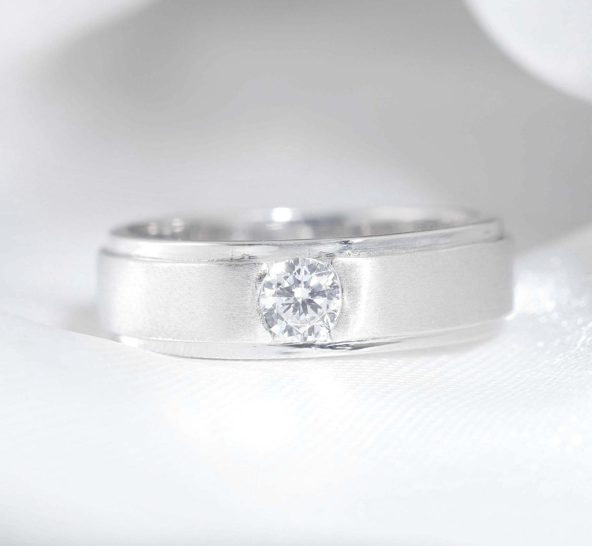M68 - Natural Diamond 0.30 CT GIA - หน้ากว้าง 6 mm.- ตันทั้งวง