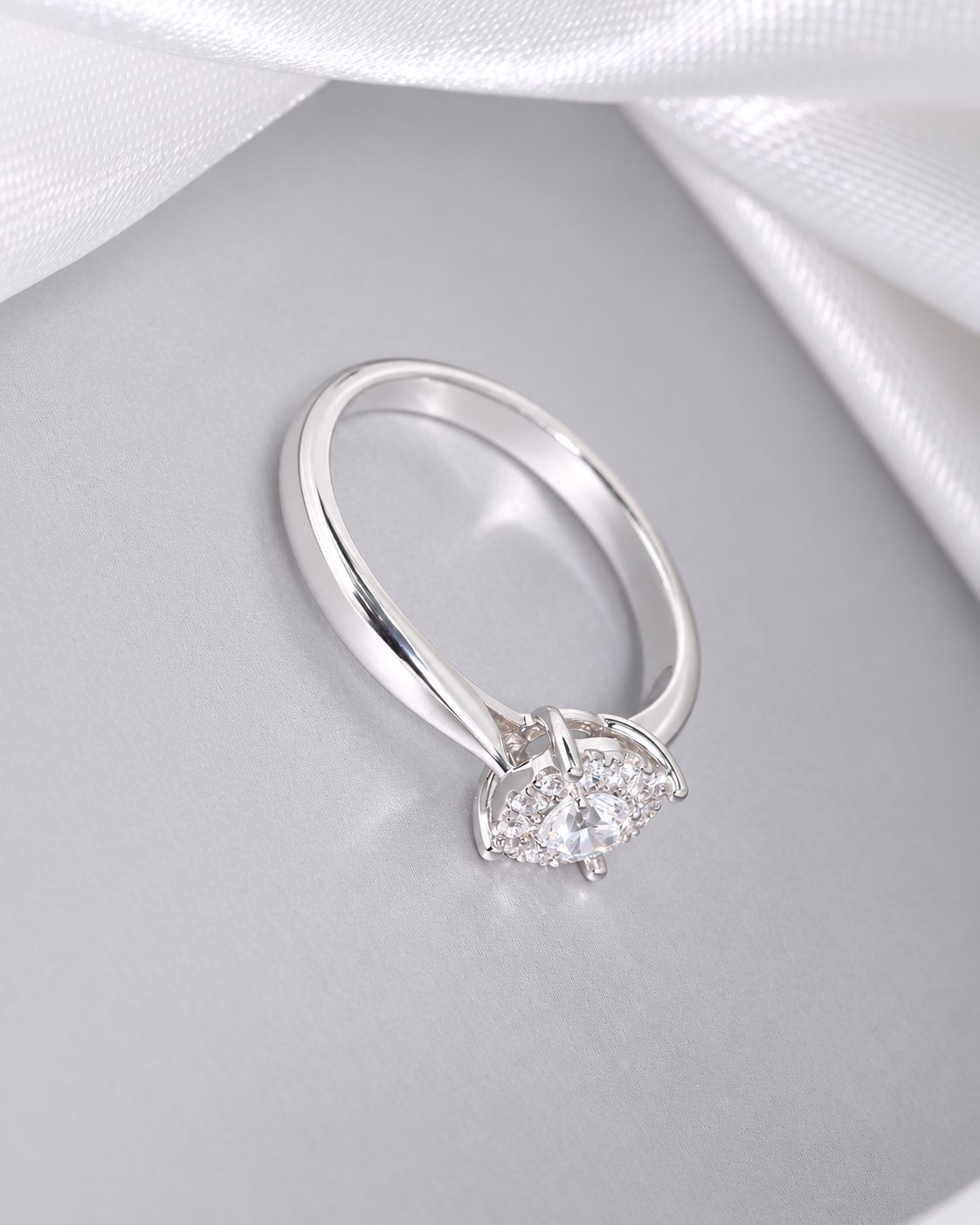 W124 - 0.20 CT GIA Natural Diamond