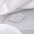 ์0.30 CT Halo Design GIA Natural Diamond