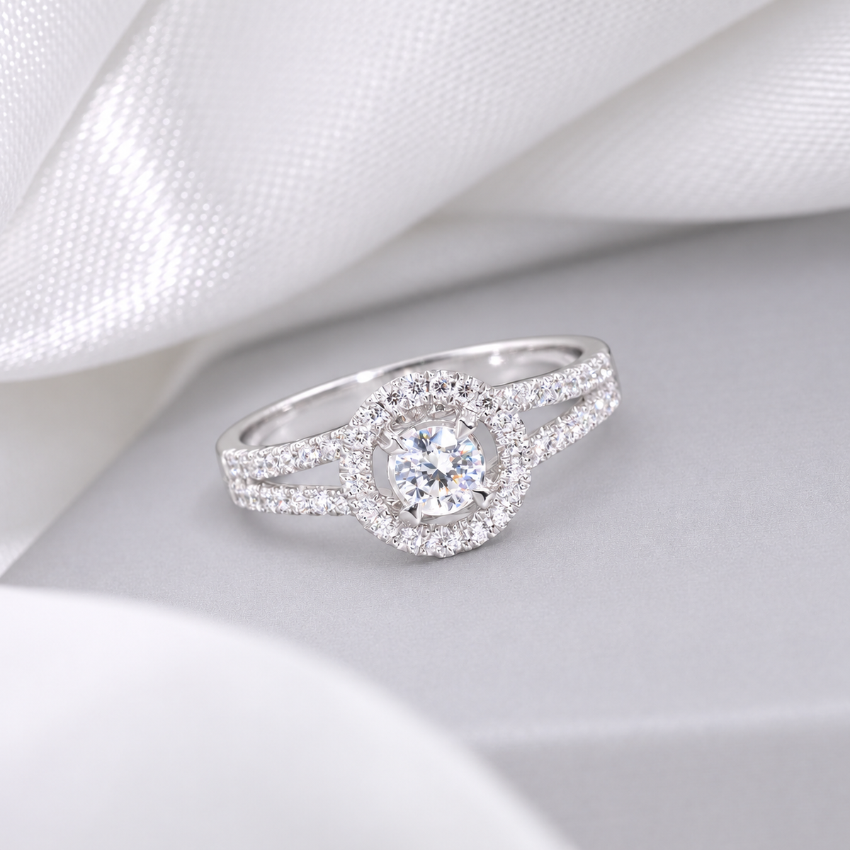 ์0.30 CT Halo Design GIA Natural Diamond