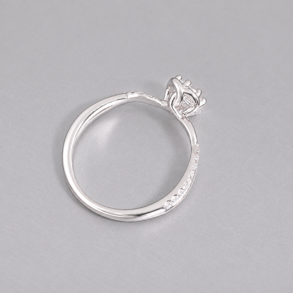 W113 - 0.30 CT GIA Natural Diamond Ring