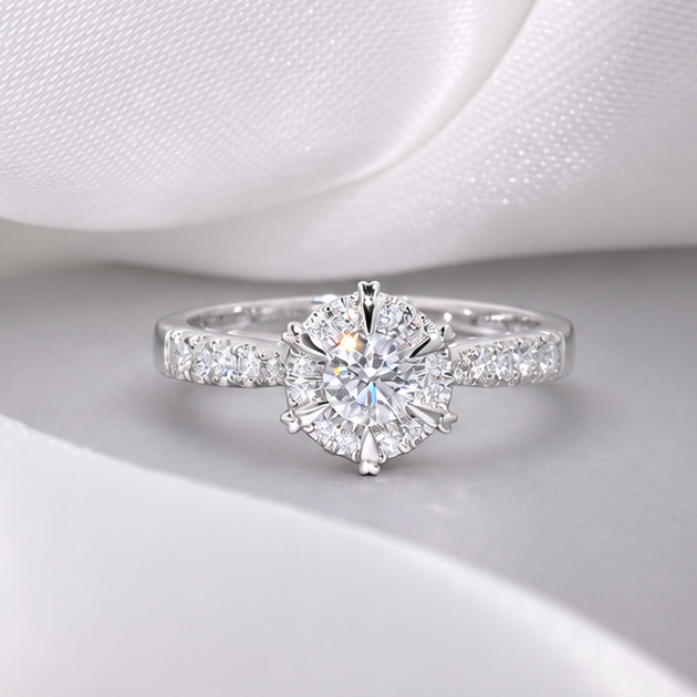 ์NW27 - 0.30 CT GIA Natural Diamond with Side Stone