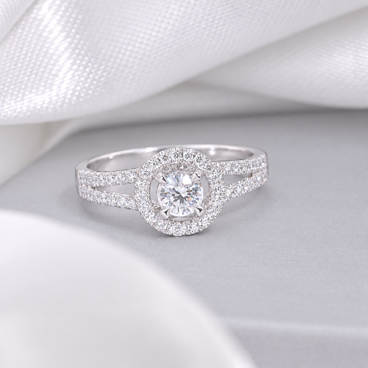 ์0.30 CT Halo Design GIA Natural Diamond