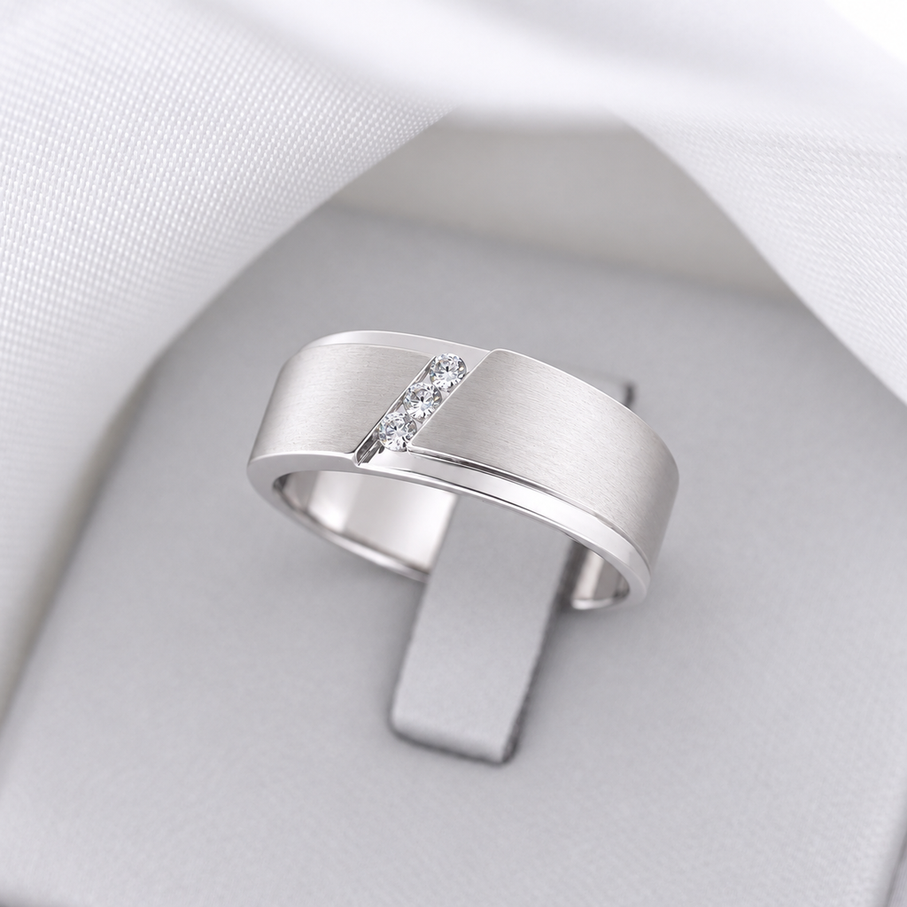 M116 - 7 mm. Natural Diamond Ring