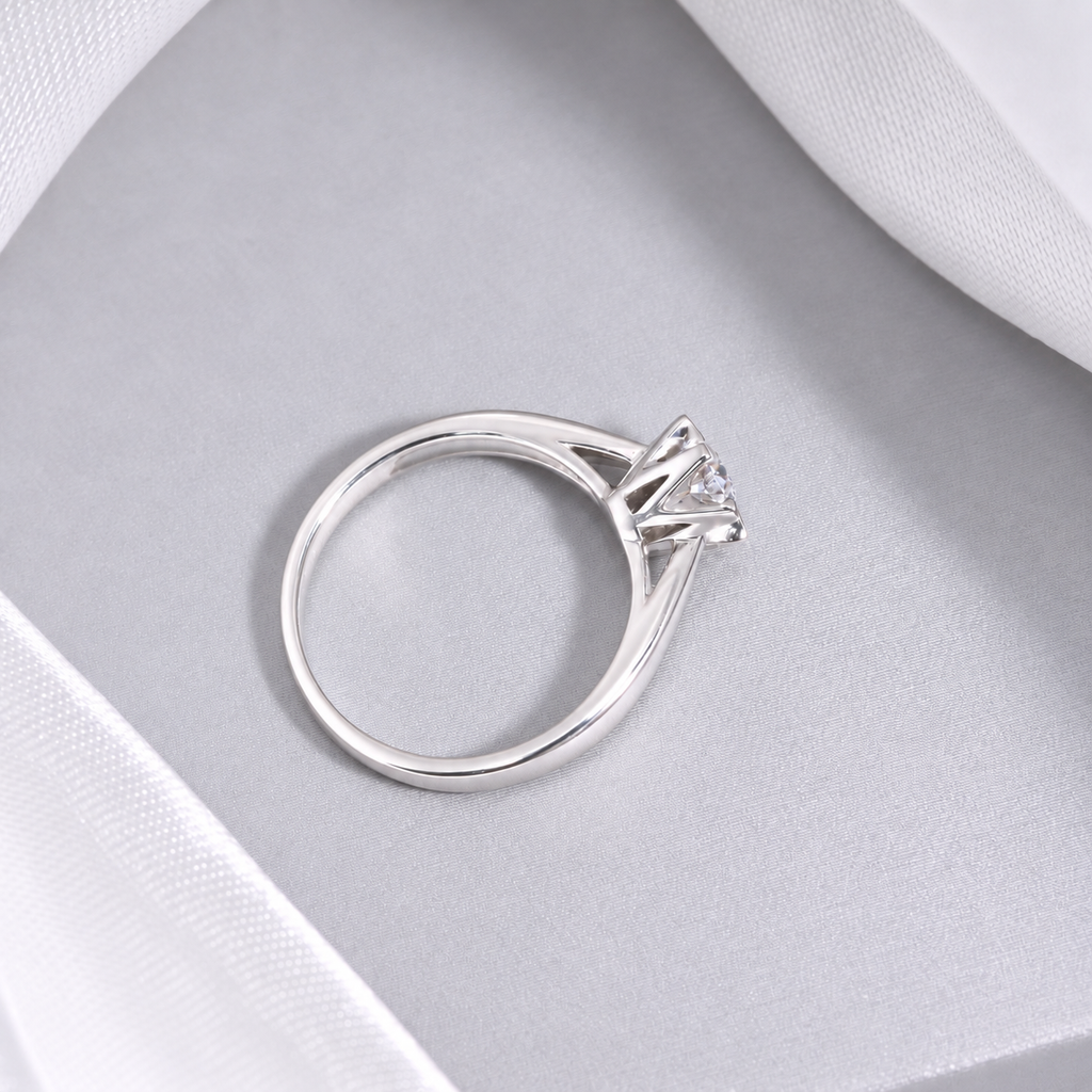 NW6 - 0.30 CT GIA Natural Diamond