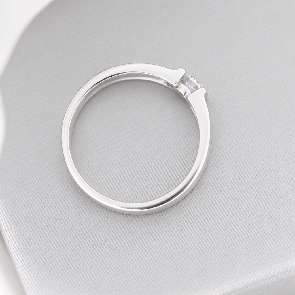 M114 - 4 mm. 0.20 CT GIA Natural Diamond