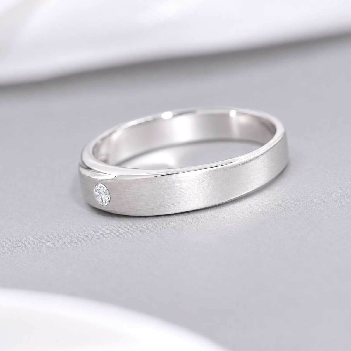 M56 - 4.5 mm. Natural Diamond Ring
