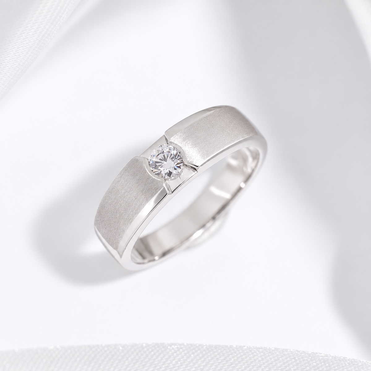 M132 - 0.20 CT GIA Natural Diamond - หน้ากว้าง 6 mm.