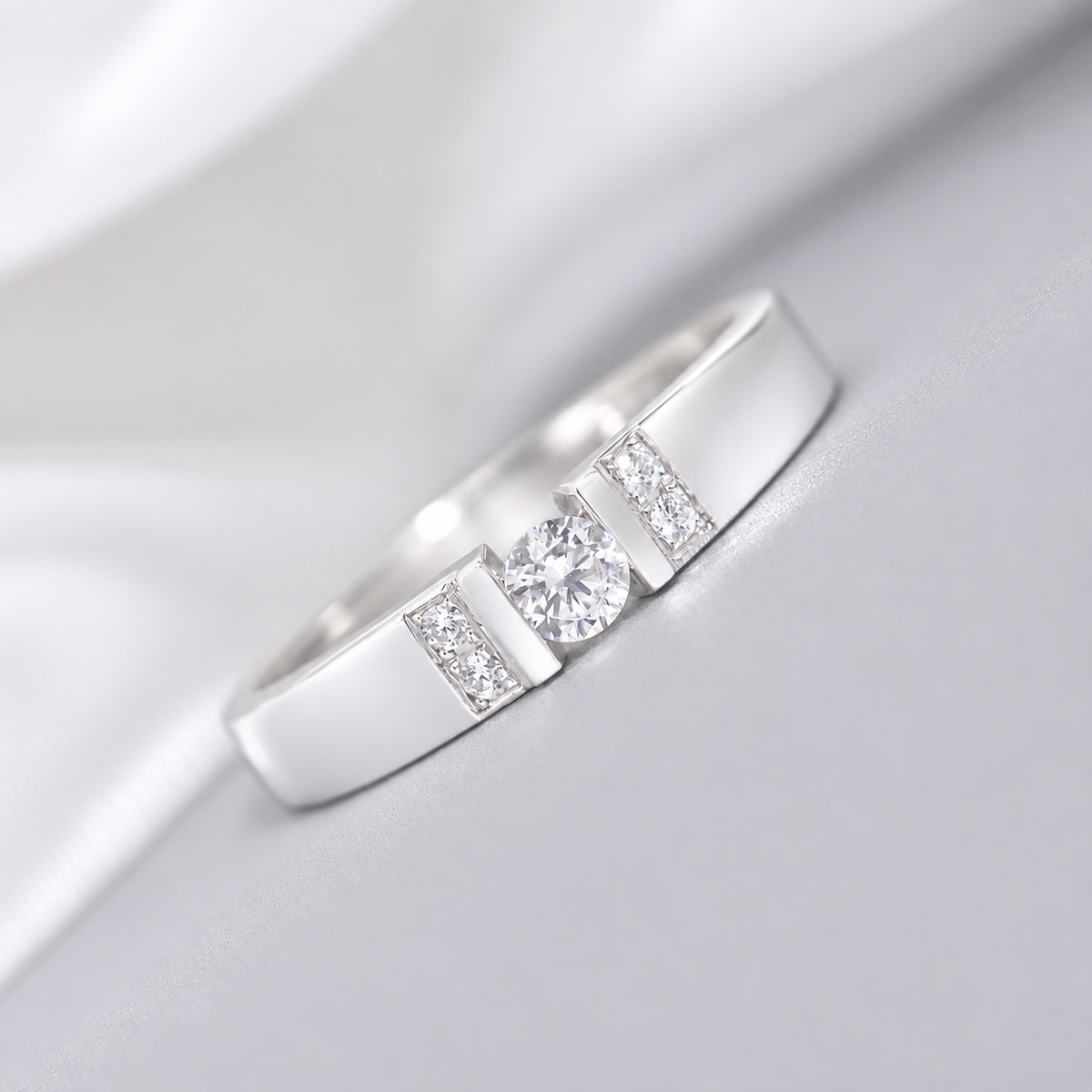 M114 - 4 mm. 0.20 CT GIA Natural Diamond