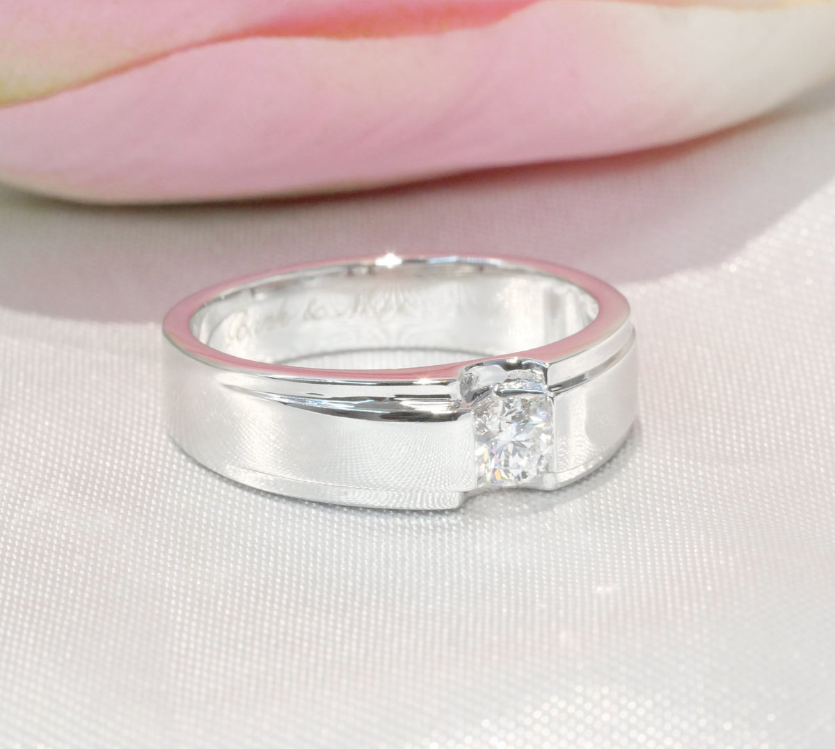 M97 - Natural Diamond 0.30 CT GIA - หน้ากว้าง 6.5 mm.
