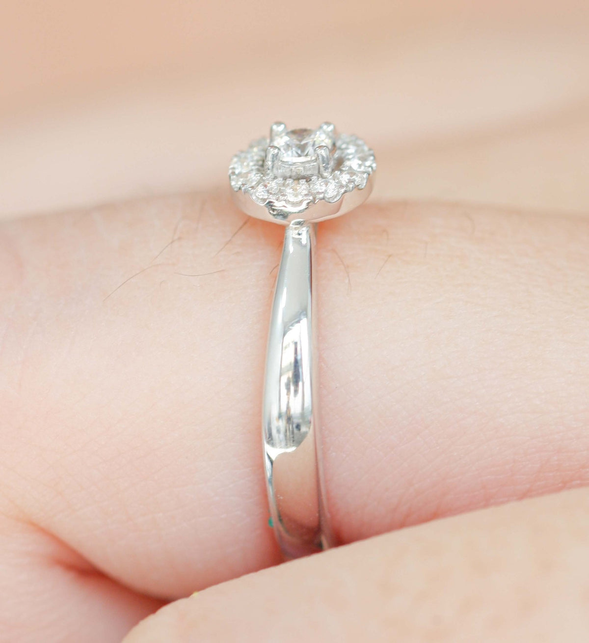 W52 - Minimal Natural Diamond Ring