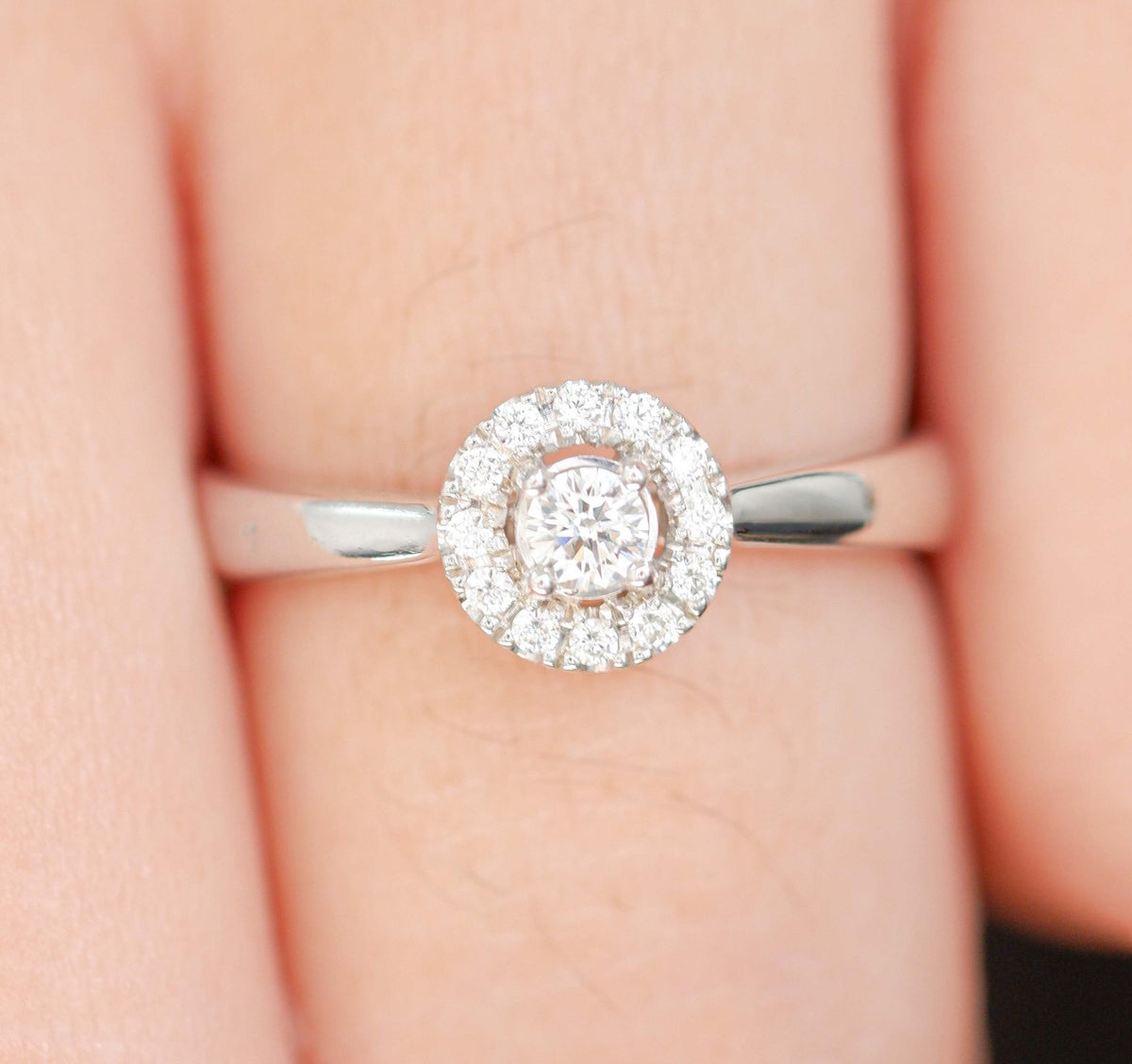 W52 - Minimal Natural Diamond Ring