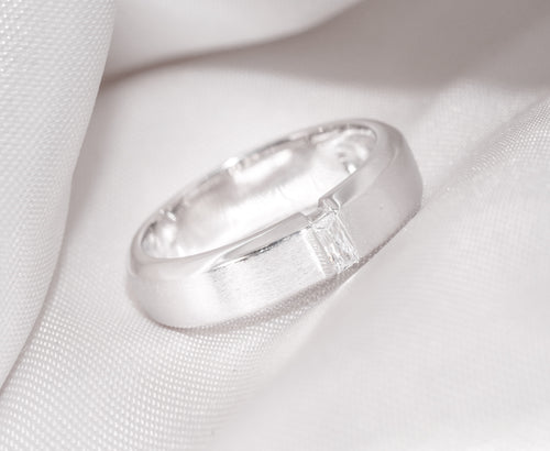 M107 -  Natural Diamond 0.15 CT - หน้ากว้าง 5.7 mm.