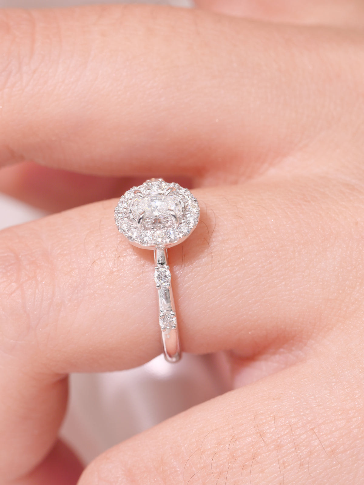 NW11 - 0.30 CT GIA Oval Natural Diamond Women Ring