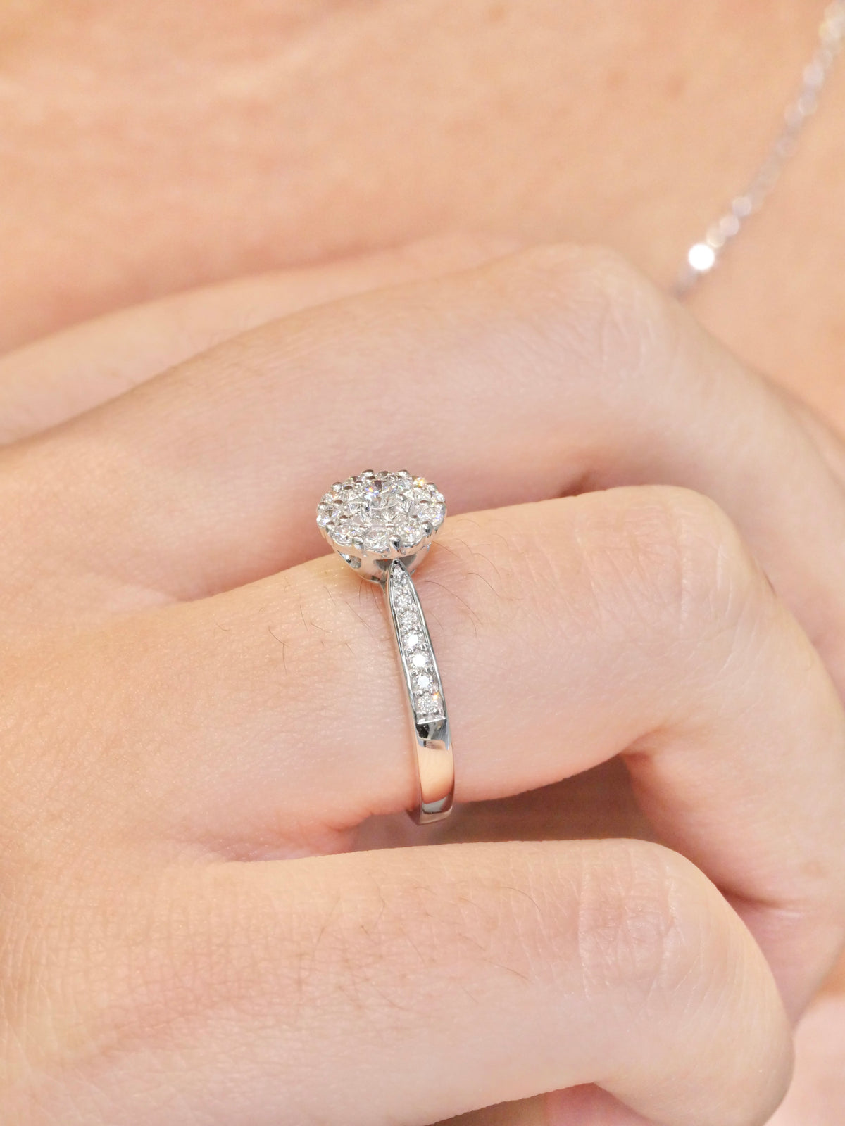W72 - Natural Diamond Ring
